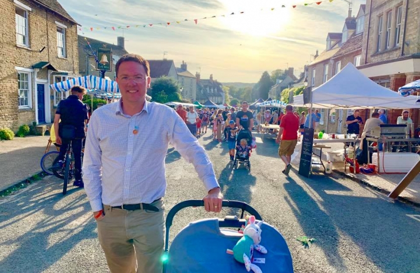 Robert Attends Charlbury Street Fair with his Family Robert Courts MP